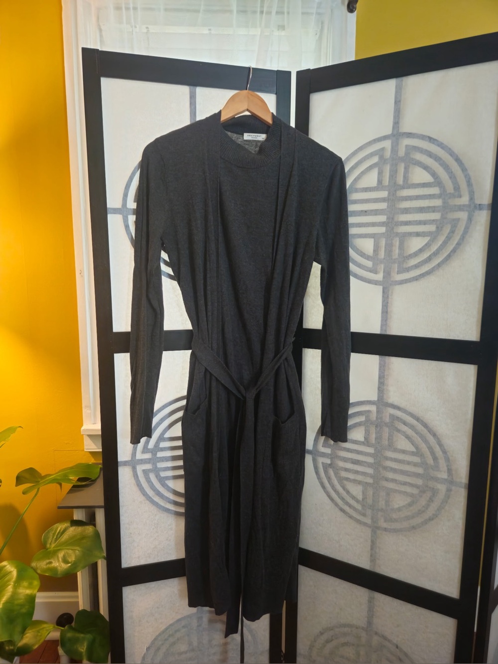 Charcoal Equipment Femme Midi dress with attached wrap cardigan